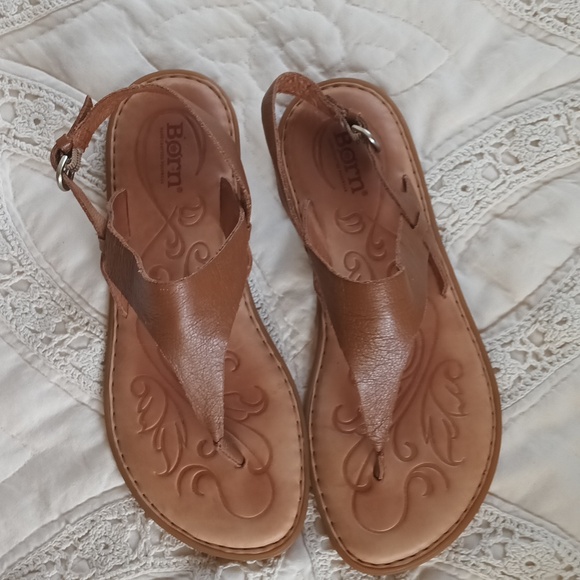 Women's BORN Brown Leather Sandals Size 8 Ankle Strap - Picture 2 of 8